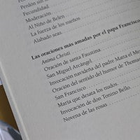 Libro de oraciones del Papa Francisco / Prayer. Breathing life, daily (Spanish Edition)